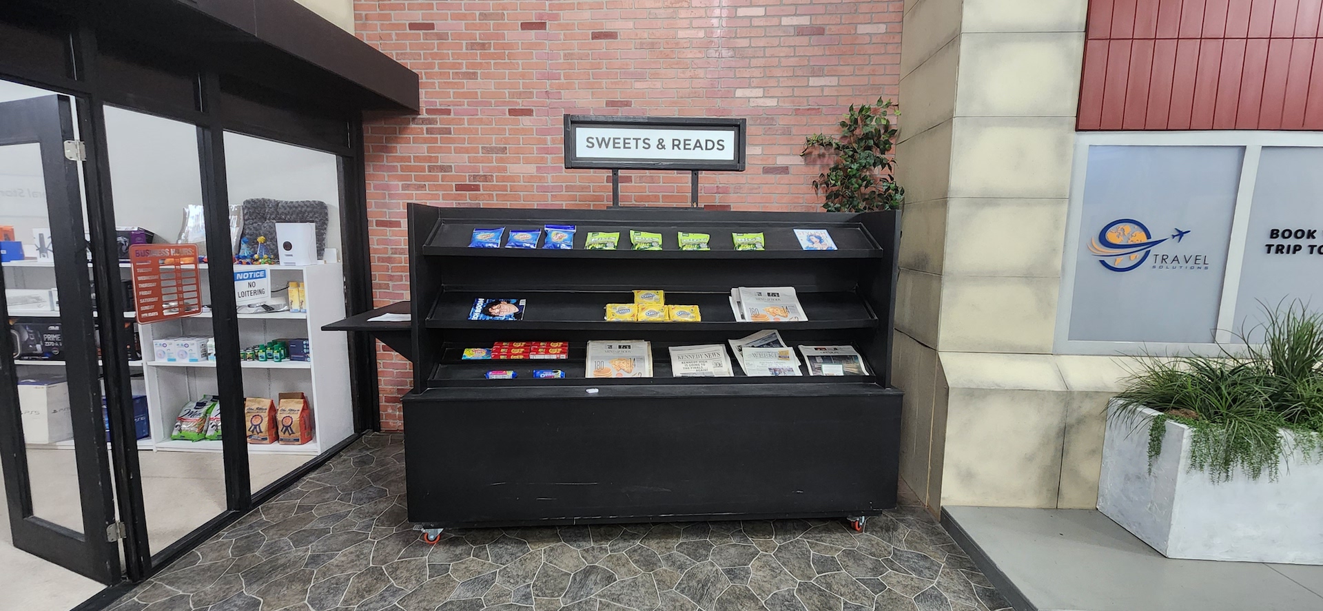20221222 111859news stand