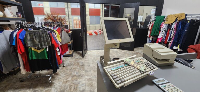 20221222 112203Thrift Store